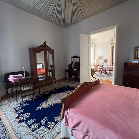 Chateau La Palue Close To Saint-emilion *