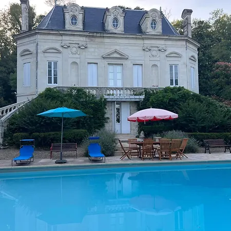 Chateau La Palue Close To Saint-emilion Coutras